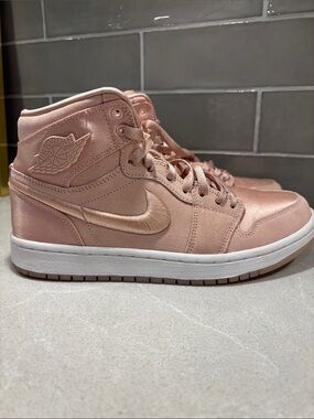 Nike Air Jordan 1 Retro High OG Season of Her Sunset Tint Women’s Size 8 Rare